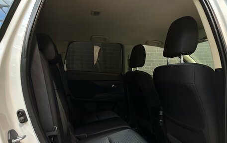 Mitsubishi Outlander III рестайлинг 3, 2015 год, 1 655 000 рублей, 9 фотография