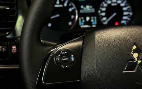 Mitsubishi Outlander III рестайлинг 3, 2015 год, 1 655 000 рублей, 16 фотография