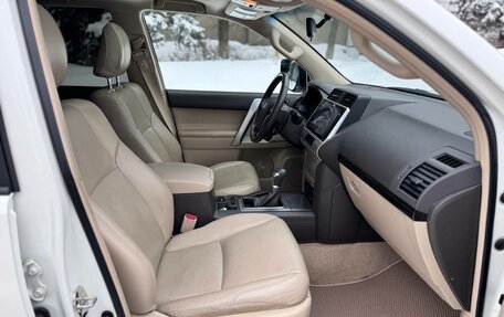 Toyota Land Cruiser Prado 150 рестайлинг 2, 2021 год, 5 895 000 рублей, 17 фотография