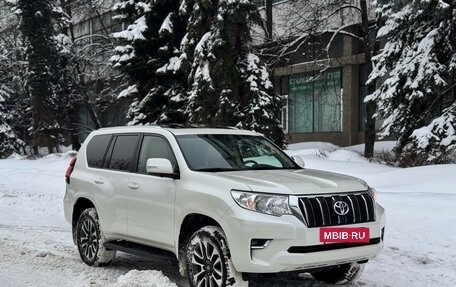 Toyota Land Cruiser Prado 150 рестайлинг 2, 2021 год, 5 895 000 рублей, 6 фотография
