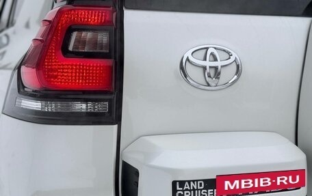 Toyota Land Cruiser Prado 150 рестайлинг 2, 2021 год, 5 895 000 рублей, 22 фотография