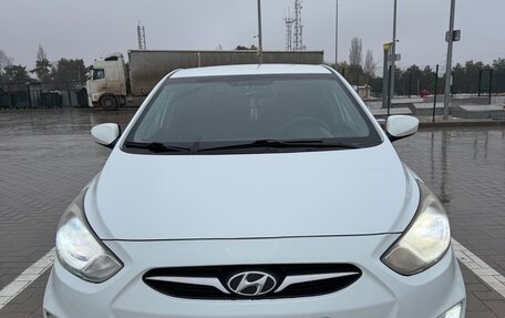 Hyundai Solaris II рестайлинг, 2011 год, 680 000 рублей, 3 фотография