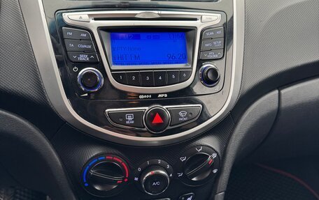 Hyundai Solaris II рестайлинг, 2011 год, 680 000 рублей, 12 фотография