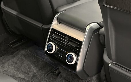 Land Rover Range Rover IV рестайлинг, 2025 год, 31 500 000 рублей, 28 фотография