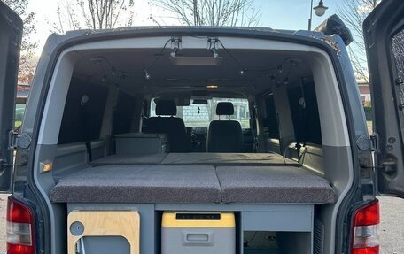 Volkswagen Caravelle T5, 2013 год, 2 550 000 рублей, 1 фотография