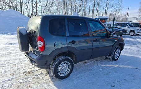 Chevrolet Niva I рестайлинг, 2017 год, 750 000 рублей, 2 фотография