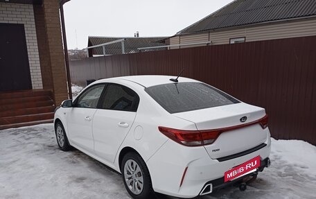 KIA Rio IV, 2021 год, 1 570 000 рублей, 3 фотография