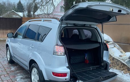 Mitsubishi Outlander III рестайлинг 3, 2010 год, 1 350 000 рублей, 4 фотография