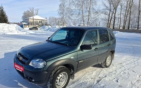 Chevrolet Niva I рестайлинг, 2017 год, 750 000 рублей, 5 фотография