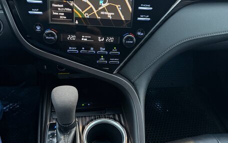 Toyota Camry, 2020 год, 3 690 000 рублей, 10 фотография