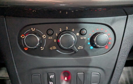 Renault Sandero II рестайлинг, 2018 год, 1 150 000 рублей, 25 фотография