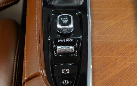 Volvo XC90 II рестайлинг, 2018 год, 4 119 000 рублей, 22 фотография