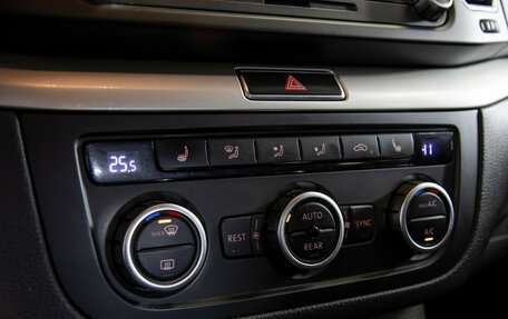 SEAT Alhambra II рестайлинг, 2014 год, 1 348 000 рублей, 22 фотография