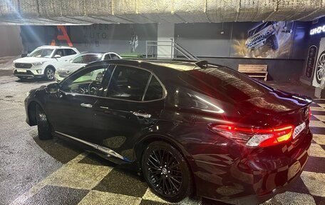 Toyota Camry, 2022 год, 3 650 000 рублей, 3 фотография