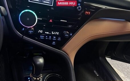 Toyota Camry, 2022 год, 3 650 000 рублей, 13 фотография