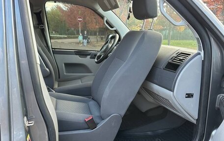 Volkswagen Caravelle T5, 2013 год, 2 550 000 рублей, 11 фотография