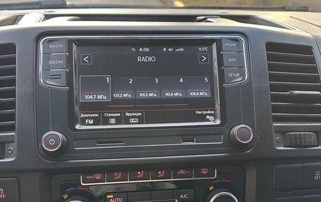 Volkswagen Caravelle T5, 2013 год, 2 550 000 рублей, 26 фотография