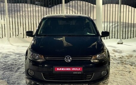 Volkswagen Polo VI (EU Market), 2011 год, 719 000 рублей, 2 фотография