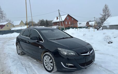 Opel Astra J, 2013 год, 790 000 рублей, 2 фотография