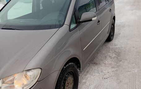 Volkswagen Touran III, 2008 год, 520 000 рублей, 3 фотография