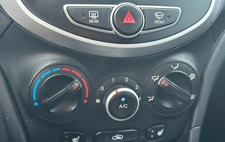 Hyundai Solaris II рестайлинг, 2011 год, 820 000 рублей, 16 фотография