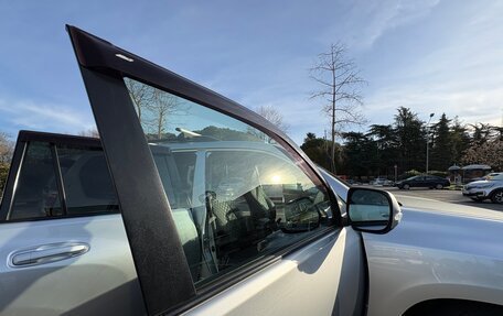 Toyota Land Cruiser Prado 150 рестайлинг 2, 2012 год, 2 400 000 рублей, 21 фотография