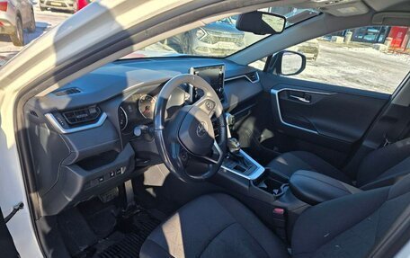 Toyota RAV4, 2021 год, 3 999 990 рублей, 9 фотография