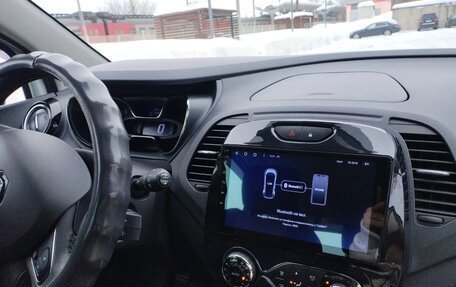 Renault Kaptur I рестайлинг, 2019 год, 13 фотография