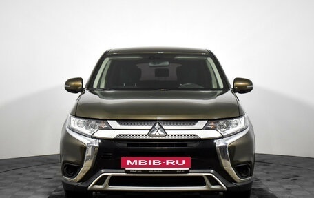 Mitsubishi Outlander III рестайлинг 3, 2018 год, 1 955 000 рублей, 2 фотография