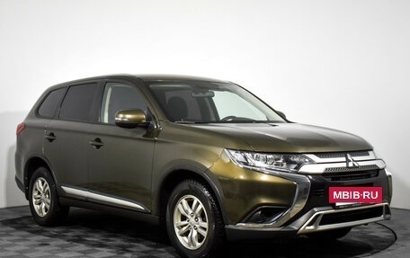 Mitsubishi Outlander III рестайлинг 3, 2018 год, 1 955 000 рублей, 3 фотография