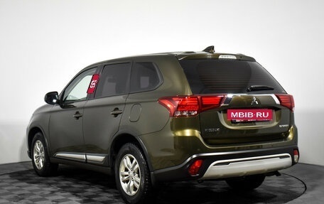 Mitsubishi Outlander III рестайлинг 3, 2018 год, 1 955 000 рублей, 7 фотография