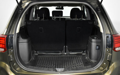 Mitsubishi Outlander III рестайлинг 3, 2018 год, 1 955 000 рублей, 19 фотография