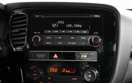 Mitsubishi Outlander III рестайлинг 3, 2018 год, 1 955 000 рублей, 15 фотография