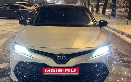 Toyota Camry, 2020 год, 3 300 000 рублей, 5 фотография