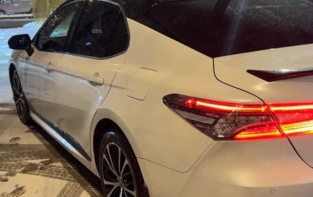 Toyota Camry, 2020 год, 3 300 000 рублей, 10 фотография