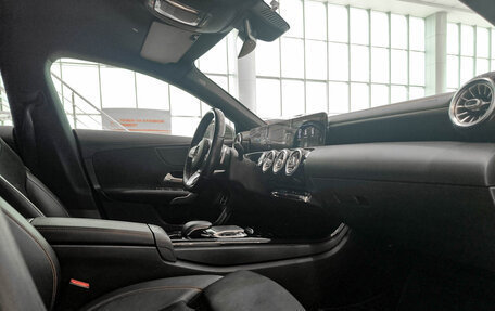 Mercedes-Benz CLA, 2019 год, 2 499 000 рублей, 13 фотография