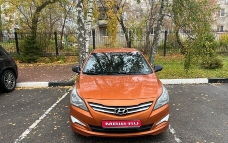 Hyundai Solaris II рестайлинг, 2015 год, 870 000 рублей, 1 фотография