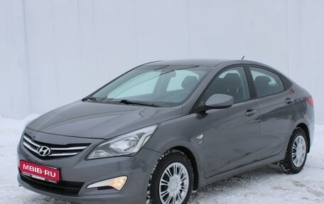 Hyundai Solaris II рестайлинг, 2015 год, 950 000 рублей, 1 фотография