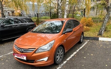 Hyundai Solaris II рестайлинг, 2015 год, 870 000 рублей, 3 фотография