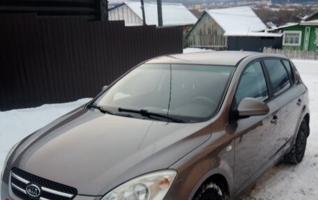 KIA cee'd I рестайлинг, 2009 год, 650 000 рублей, 7 фотография