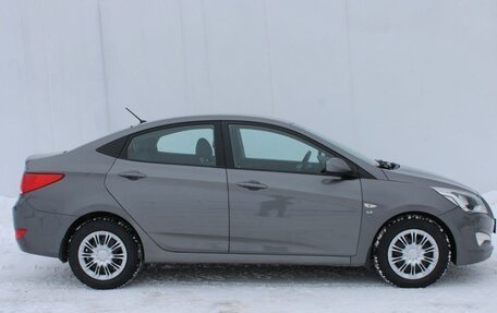 Hyundai Solaris II рестайлинг, 2015 год, 950 000 рублей, 4 фотография