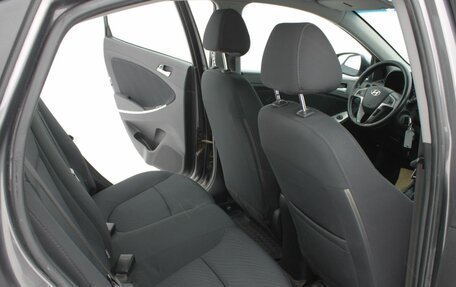 Hyundai Solaris II рестайлинг, 2015 год, 950 000 рублей, 13 фотография