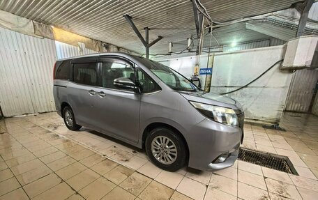 Toyota Esquire I, 2016 год, 2 070 000 рублей, 3 фотография