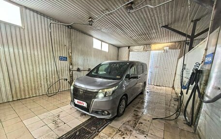 Toyota Esquire I, 2016 год, 2 070 000 рублей, 4 фотография