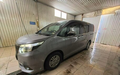 Toyota Esquire I, 2016 год, 2 070 000 рублей, 5 фотография