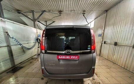 Toyota Esquire I, 2016 год, 2 070 000 рублей, 7 фотография