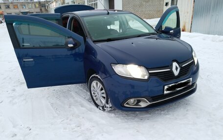 Renault Logan II, 2014 год, 700 000 рублей, 2 фотография