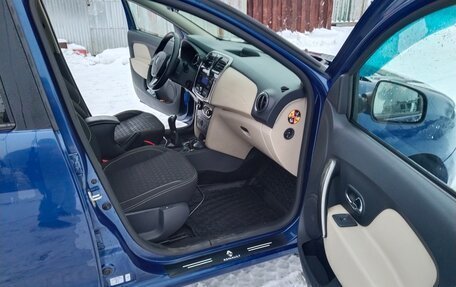 Renault Logan II, 2014 год, 700 000 рублей, 4 фотография