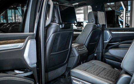 Cadillac Escalade V, 2025 год, 20 403 136 рублей, 14 фотография