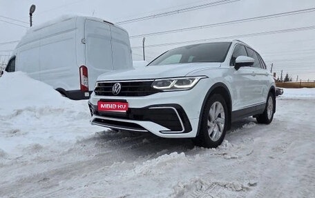 Volkswagen Tiguan II, 2022 год, 3 200 000 рублей, 1 фотография
